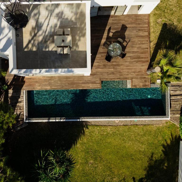 Villa Privada con Piscina y Jardín en Las Chapas, Marbella - Villa de 2 dormitorios - 85
