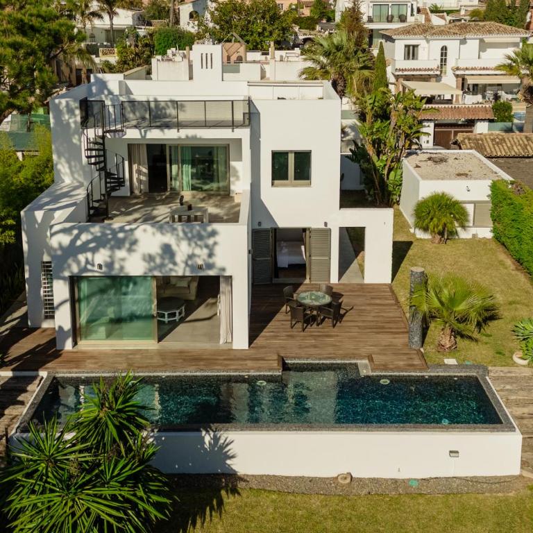 Villa Privada con Piscina y Jardín en Las Chapas, Marbella - Villa de 2 dormitorios - 88