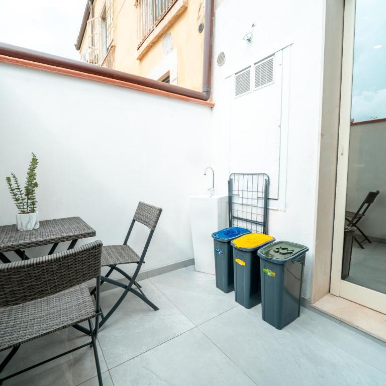 Sicilian Jacuzzi stay - 2BR - Two-Bedroom House - 6