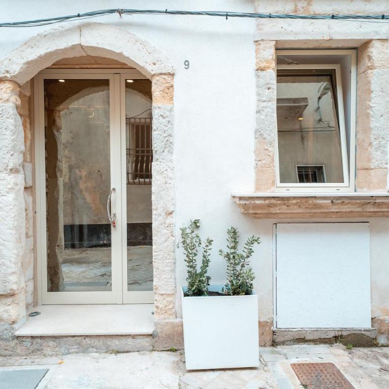 Sicilian Jacuzzi stay - 2BR - Two-Bedroom House - 3