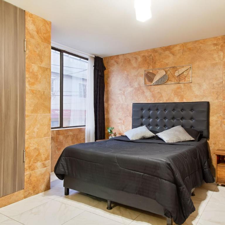 5 Bedroom - 1 Block from Lleras - P2 - Apartment - 6