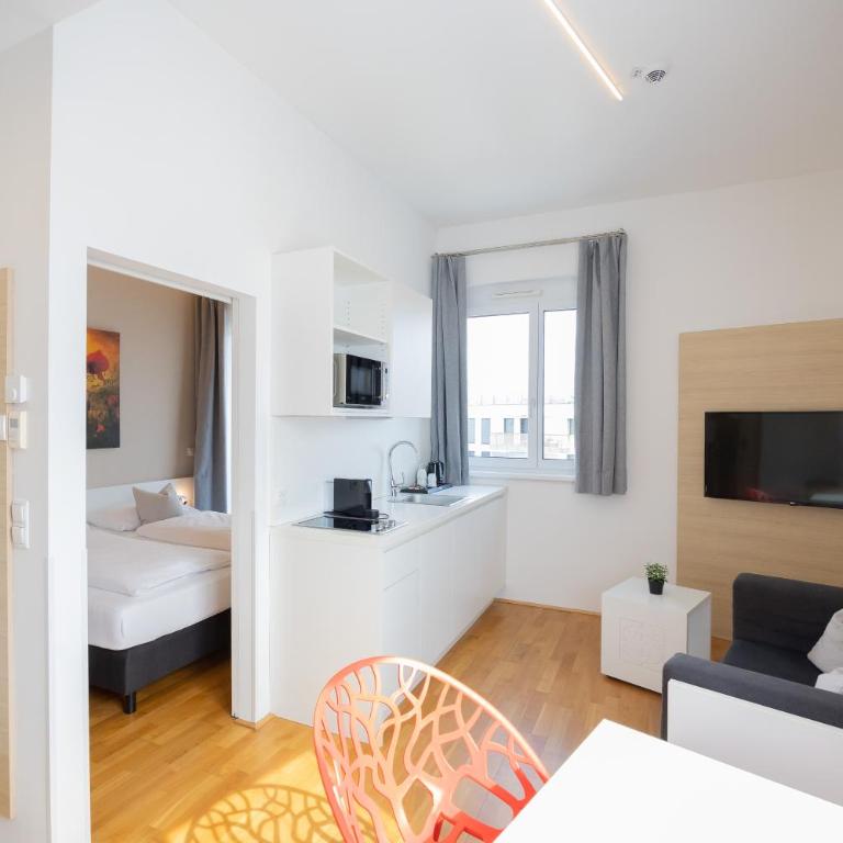 SHOME Hotel Graz I Self-Check-In I Free Parking - Junior Suite mit Balkon - 7