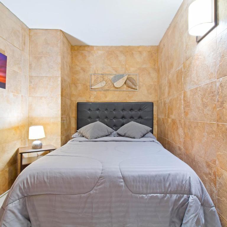 5 Bedroom - 1 Block from Lleras - P2 - Apartment - 22