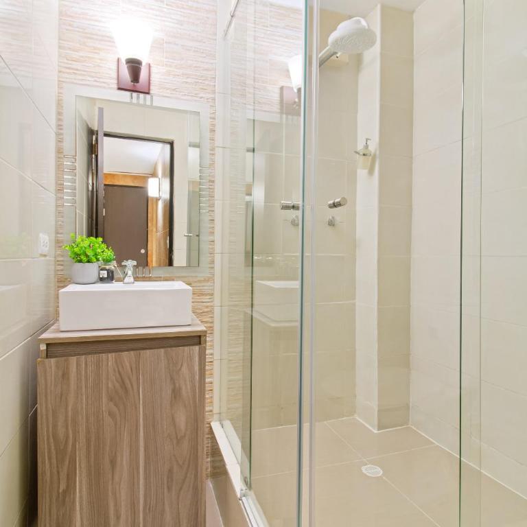 5 Bedroom - 1 Block from Lleras - P2 - Apartment - 21