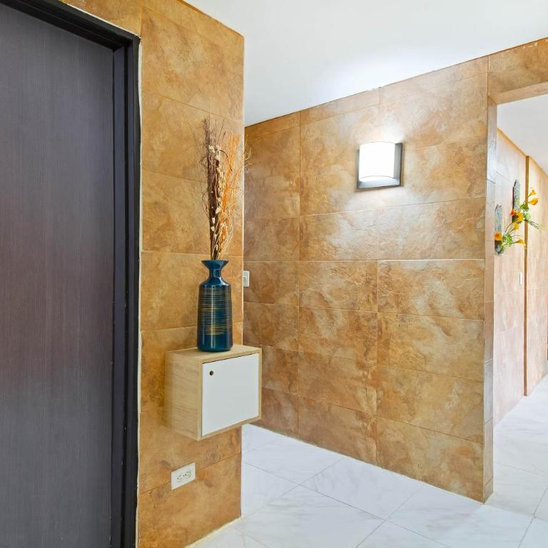 5 Bedroom - 1 Block from Lleras - P2 - Apartment - 24