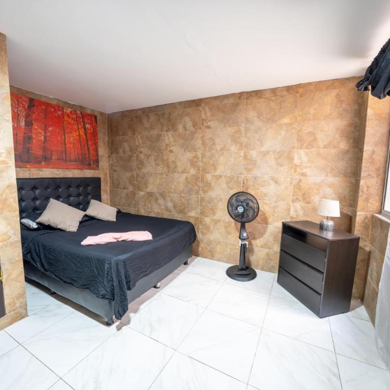 5 Bedroom - 1 Block from Lleras - P2 - Apartment - 16