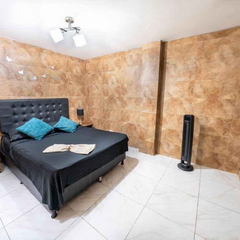 5 Bedroom - 1 Block from Lleras - P2 - Apartment - 20