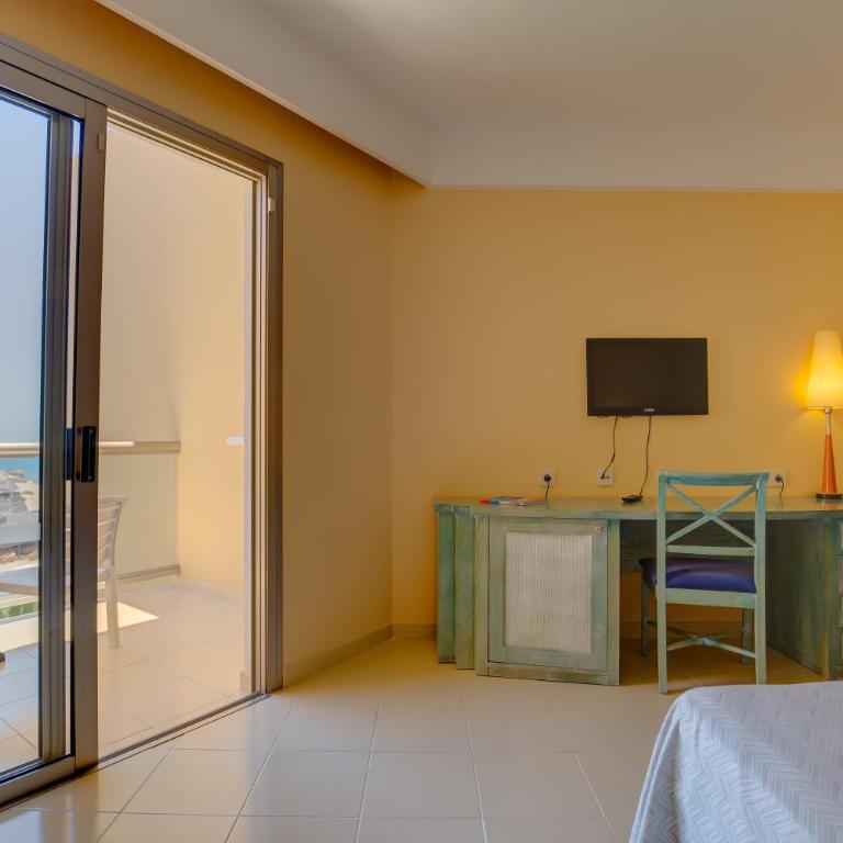 SBH Costa Calma Beach Resort Hotel - Habitación Doble con vistas laterales al mar - 5