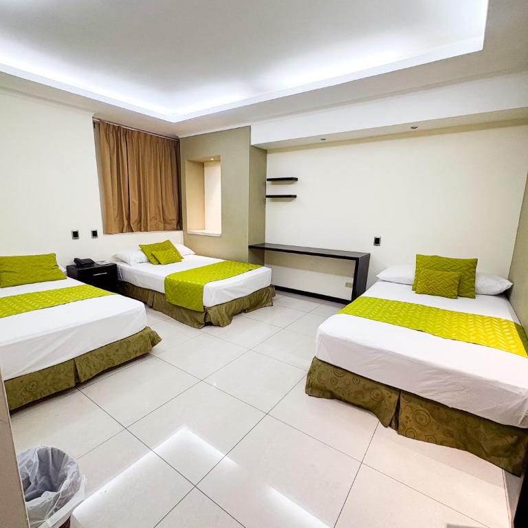 Hotel Ramada - Superior Triple Room - 3