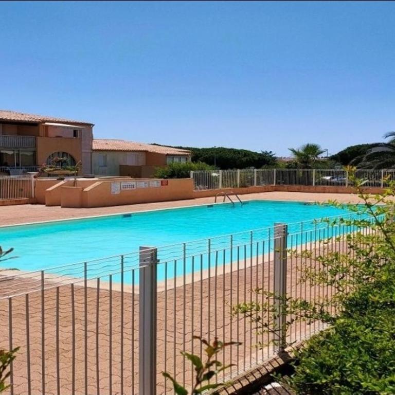joli appartement pour 4 personnes résidence sécurisée, parking et piscine - Appartamento con 1 Camera da Letto - 4