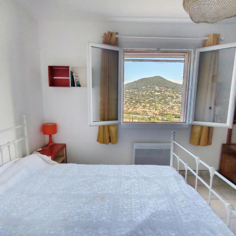 Haut de maison T3 sur Jardin - Carqueiranne - Appartement 2 Chambres - 7