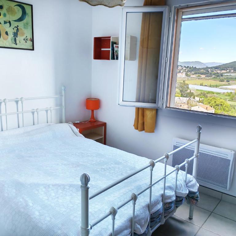 Haut de maison T3 sur Jardin - Carqueiranne - Appartement 2 Chambres - 6