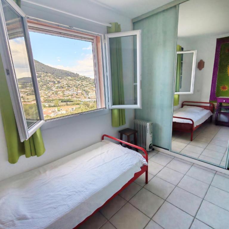 Haut de maison T3 sur Jardin - Carqueiranne - Appartement 2 Chambres - 8