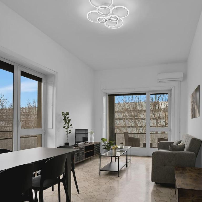 Brera area Large balcony and view - Appartamento con 3 Camere da Letto e con Balcone - 9