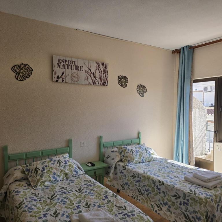 Pensión Restaurante Páramo - Triple Room with Balcony - 11