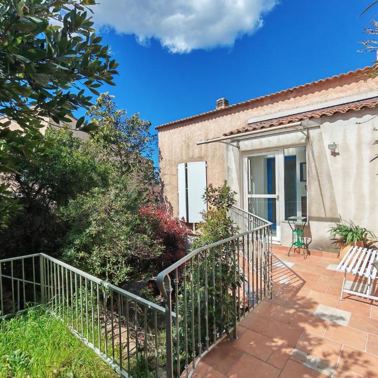 Haut de maison T3 sur Jardin - Carqueiranne - Appartement 2 Chambres - 1
