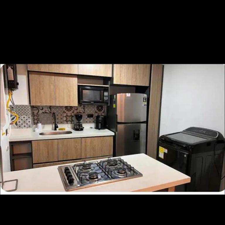 Elegante apartamento en laureles medellín 202 - Apartamento de 2 dormitorios - 2