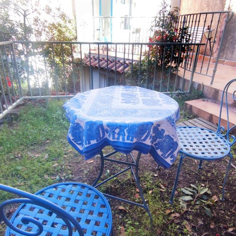 Haut de maison T3 sur Jardin - Carqueiranne - Appartement 2 Chambres - 4