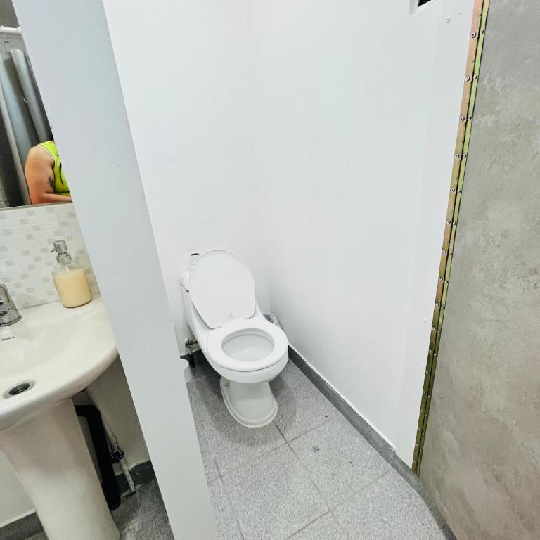 Altavista Hostal - Basic Triple Room - 11