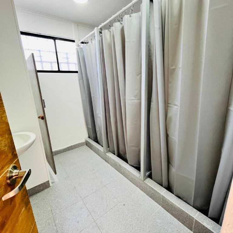 Altavista Hostal - Basic Triple Room - 9