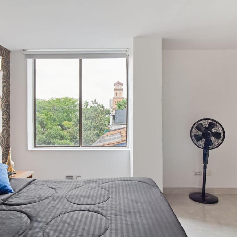 2 bedroom with pool table, 1 block from Lleras park, p8 - Two-Bedroom Apartment - 8