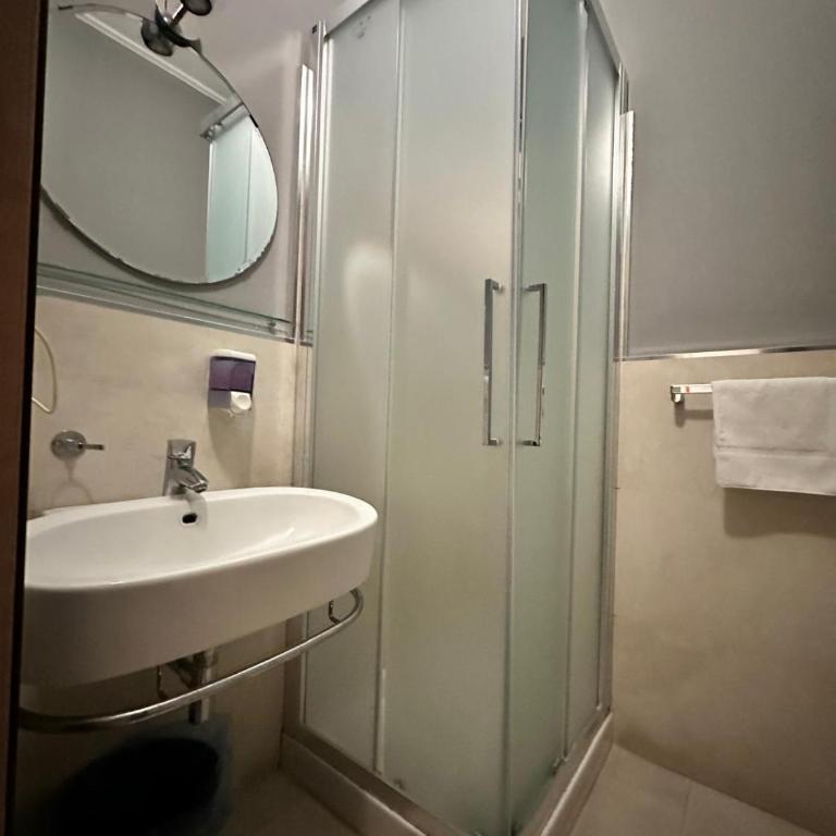 Ostello City In Hostel B&B - Double Room with Private Bathroom - 4