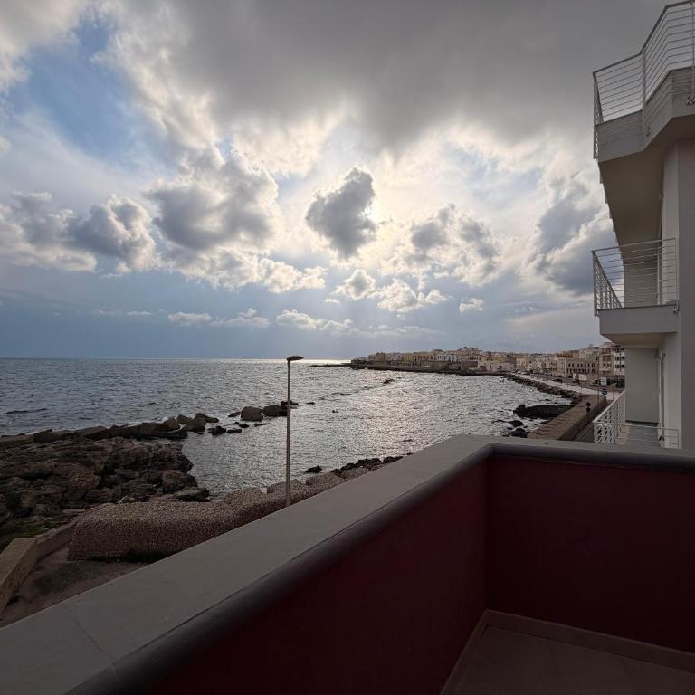Tra Mare e Relax - Appartamento con 3 Camere da Letto e Vista Mare - 1