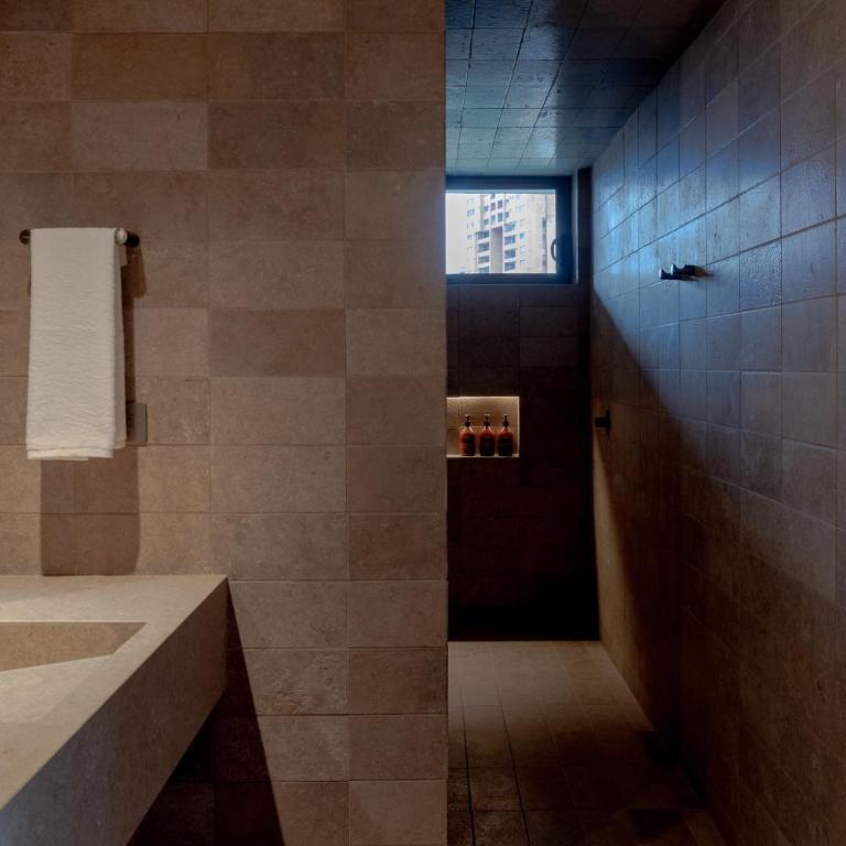 Wake Medellin, a Member of Design Hotels - Suite con bañera de hidromasaje - Cama extragrande - 13