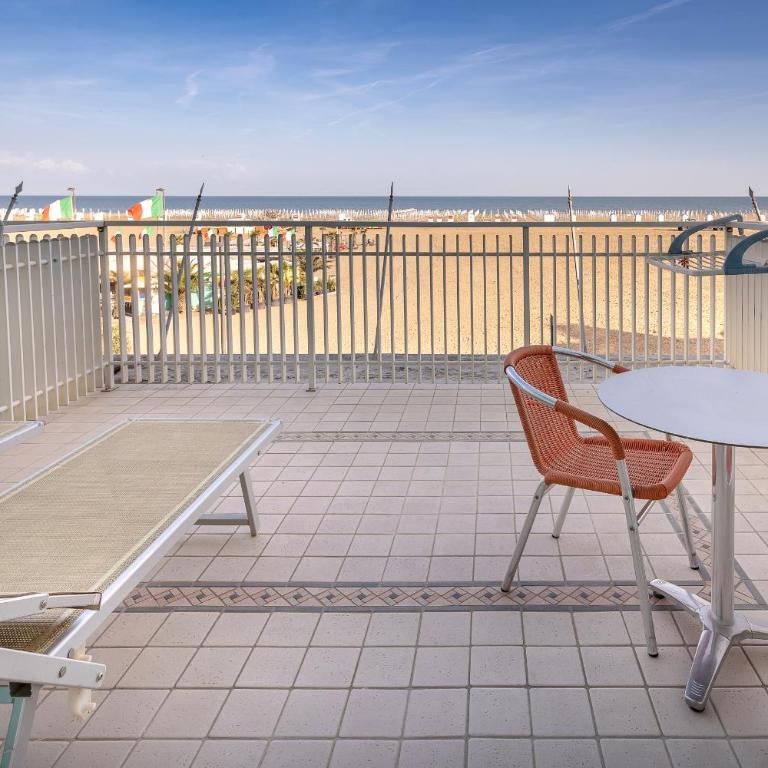 Hotel Sanremo - Camera Matrimoniale/Doppia con Letti Singoli con Terrazza e Vista Mare - 2