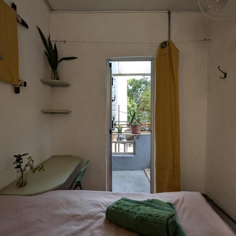 Youki Haus Hostel - Double Room with Balcony - 5