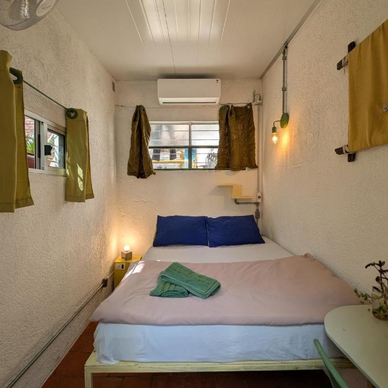 Youki Haus Hostel - Double Room with Balcony - 6