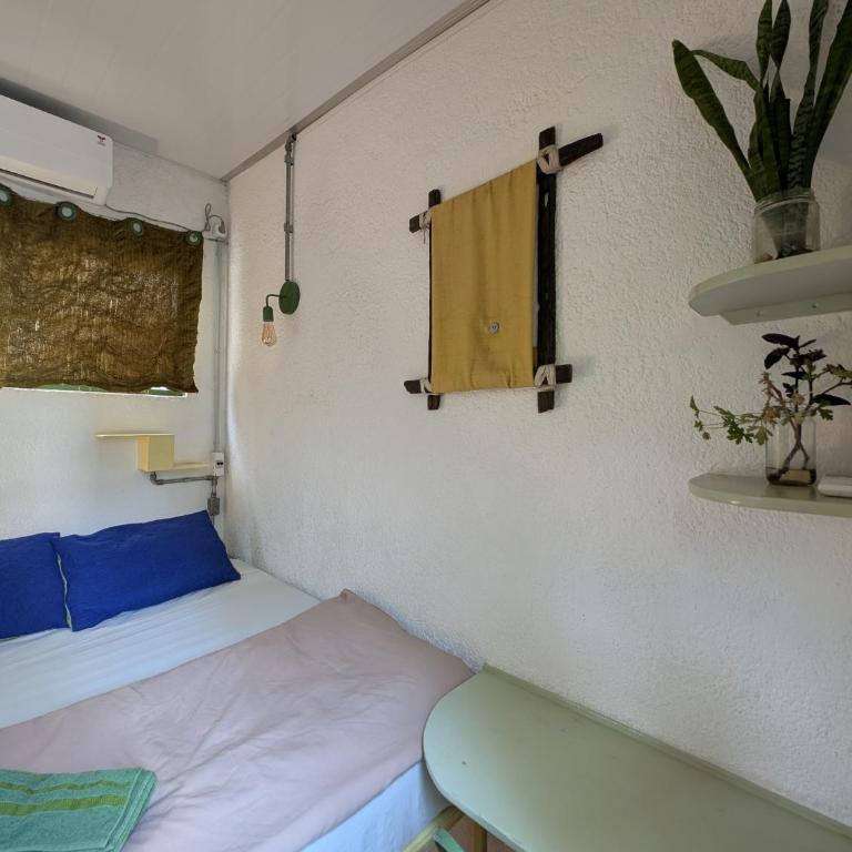 Youki Haus Hostel - Double Room with Balcony - 10