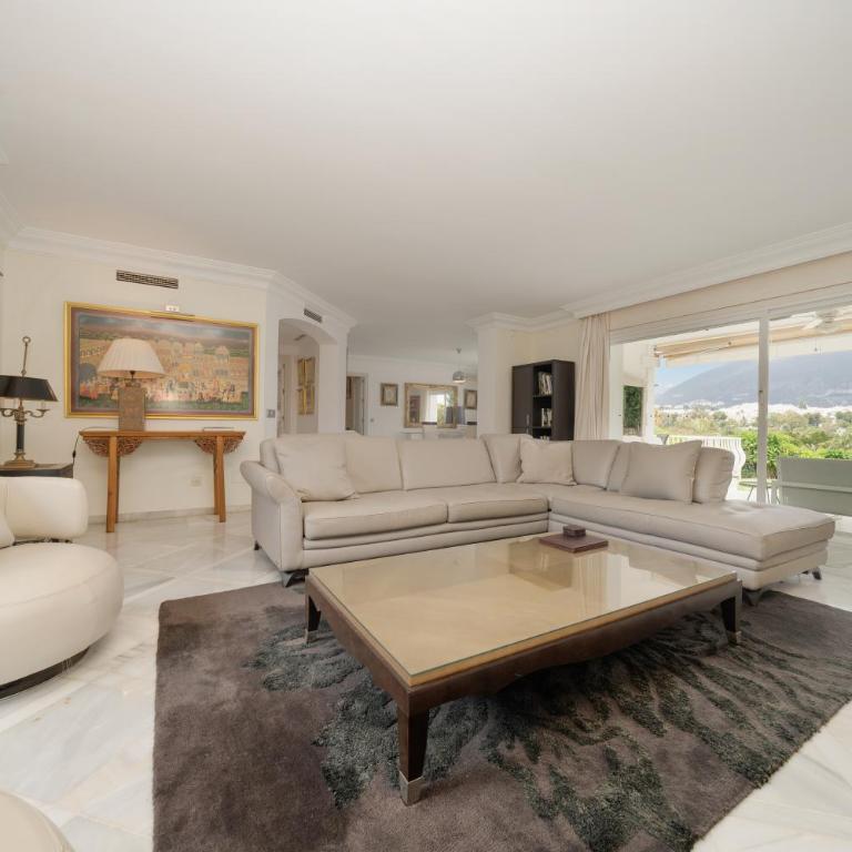 Villa Aviemore - Luxury Villa with Pool in Nueva Andalucia - Villa - 4