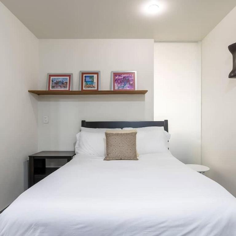 Chic 2BR Condo in Condesa steps from Parque Mexico - Two-Bedroom Apartment with Balcony - 23