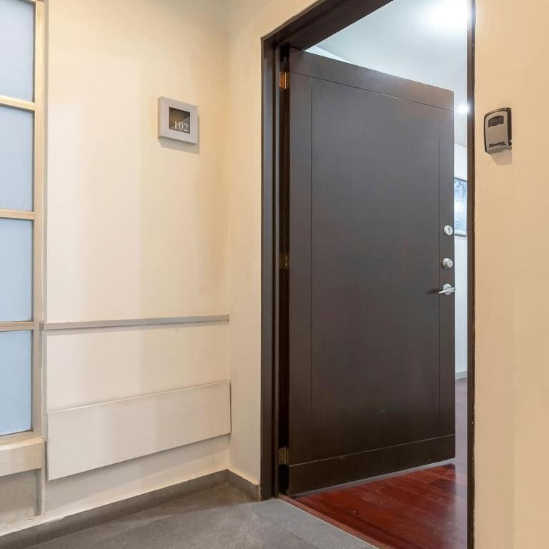 Chic 2BR Condo in Condesa steps from Parque Mexico - Two-Bedroom Apartment with Balcony - 28