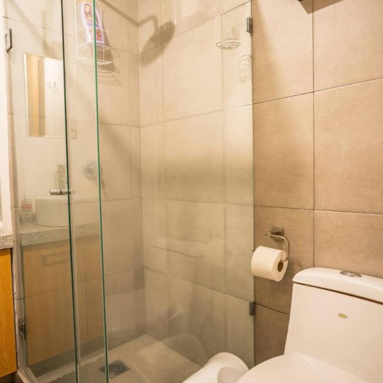 Modern 2 Bedroom Cozy Stay - Two-Bedroom Apartment - 15
