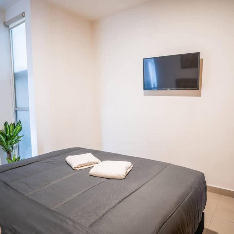 Modern 2 Bedroom Cozy Stay - Two-Bedroom Apartment - 16