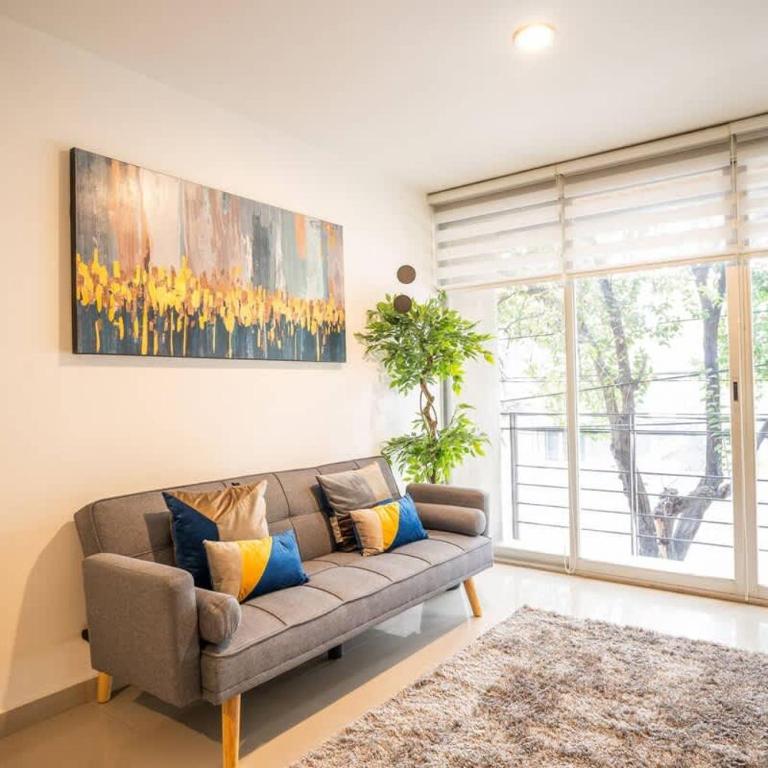 Modern 2 Bedroom Cozy Stay - Two-Bedroom Apartment - 24
