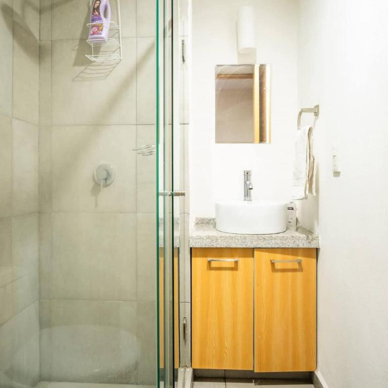Modern 2 Bedroom Cozy Stay - Two-Bedroom Apartment - 30