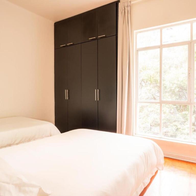 Stylish Polanco Apartment by Parque Lincoln - Two-Bedroom Apartment - 20