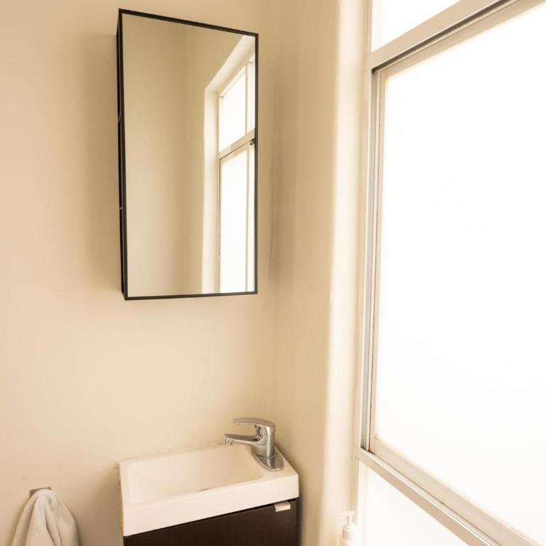 Stylish Polanco Apartment by Parque Lincoln - Two-Bedroom Apartment - 33