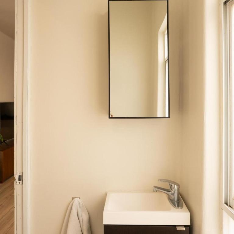 Stylish Polanco Apartment by Parque Lincoln - Two-Bedroom Apartment - 35