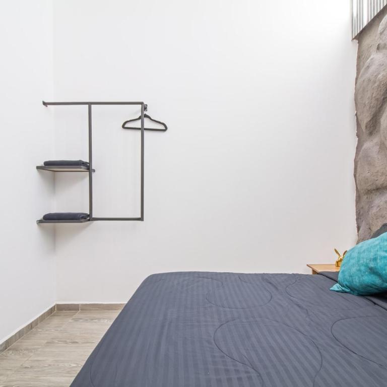 6 bedroom with Jacuzzi 1 block from LLeras P10 - Five-Bedroom Apartment - 37