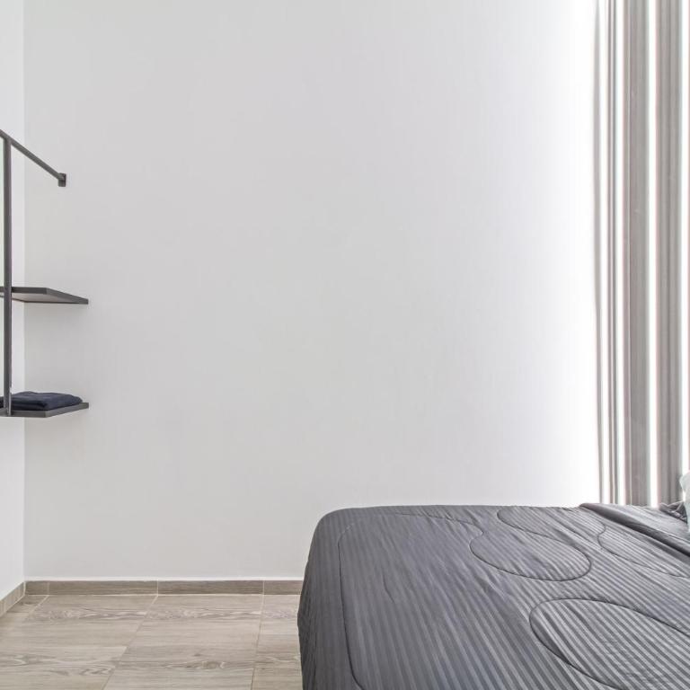 6 bedroom with Jacuzzi 1 block from LLeras P10 - Five-Bedroom Apartment - 38