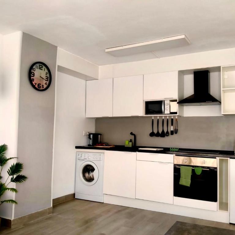 Ático en el centro de Salou con gran piscina comunitaria - Apartamento de 1 dormitorio - 7
