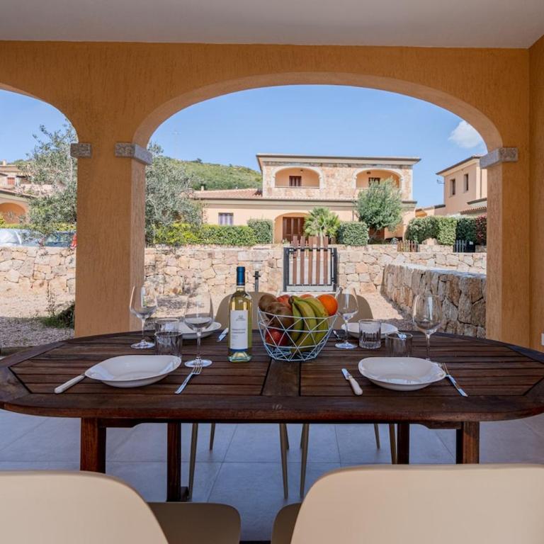 Villa Il Corallo - Elegante & 4 min dalla Spiaggia - Villa con 2 Camere da Letto - 2