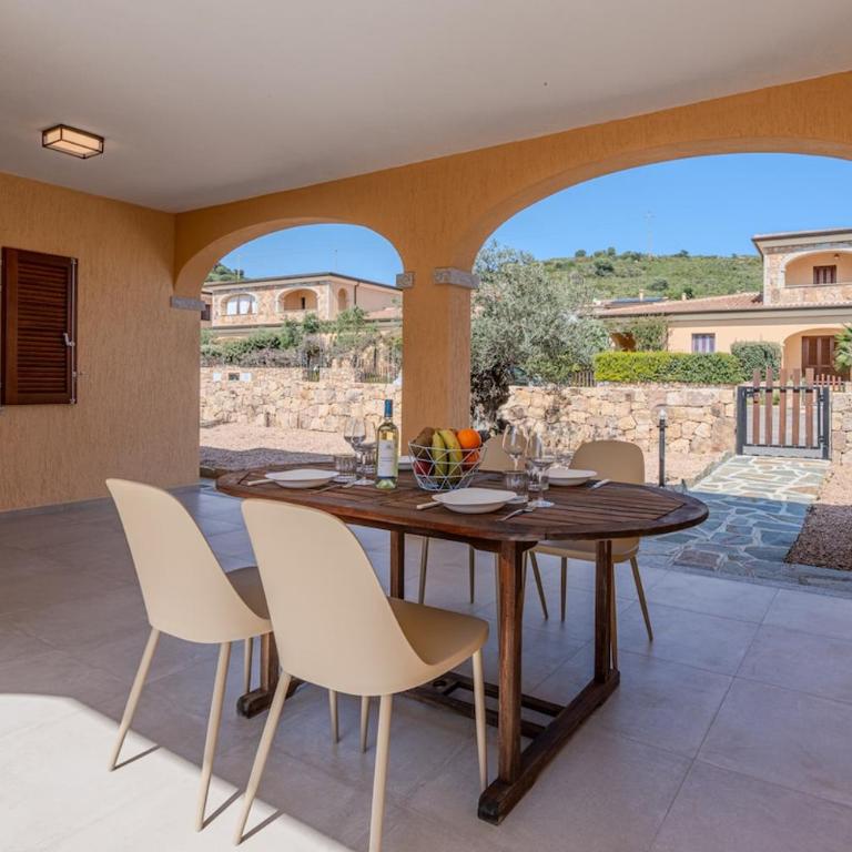 Villa Il Corallo - Elegante & 4 min dalla Spiaggia - Villa con 2 Camere da Letto - 1