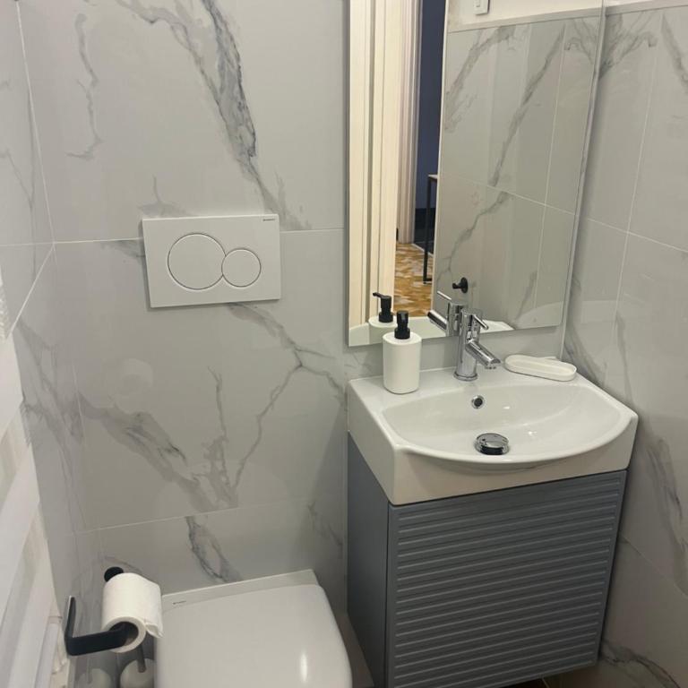 Caffaro House - Genova Center - Appartamento con 2 Camere da Letto e Balcone - 31