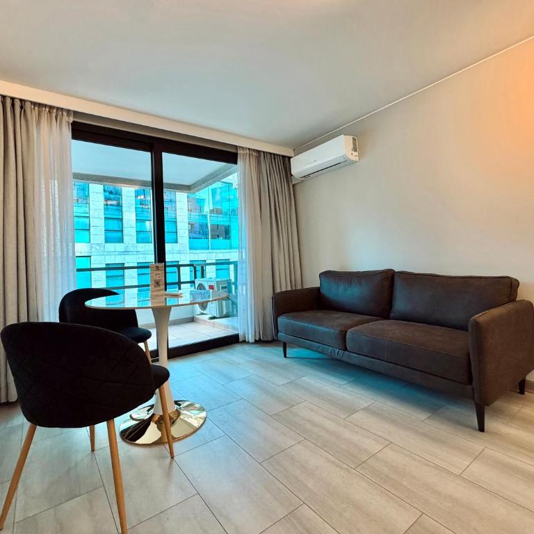 Hotel Tempo Rent - King Suite with Balcony - 3