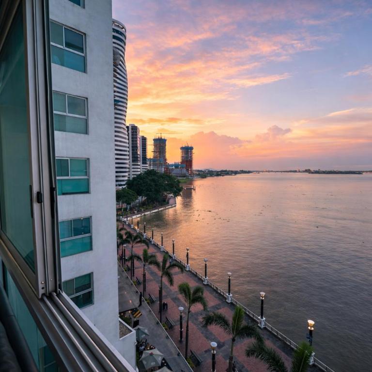 Premium Stay in Puerto Santa Ana, Near Bars, Restaurants, Airport & Malecon 2000 Guayaquil, Ecuador - Two-Bedroom Apartment with River View - 16